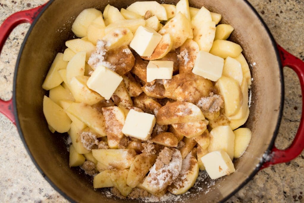 Dutch oven fried apples