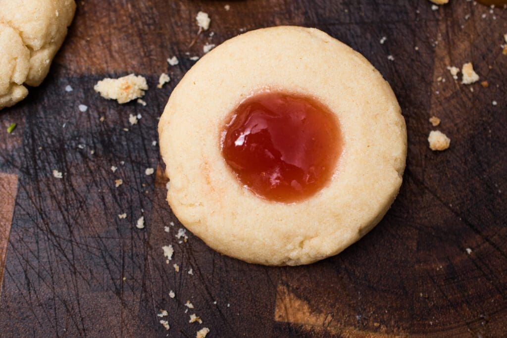 strawberry filled butter shortbread cookie