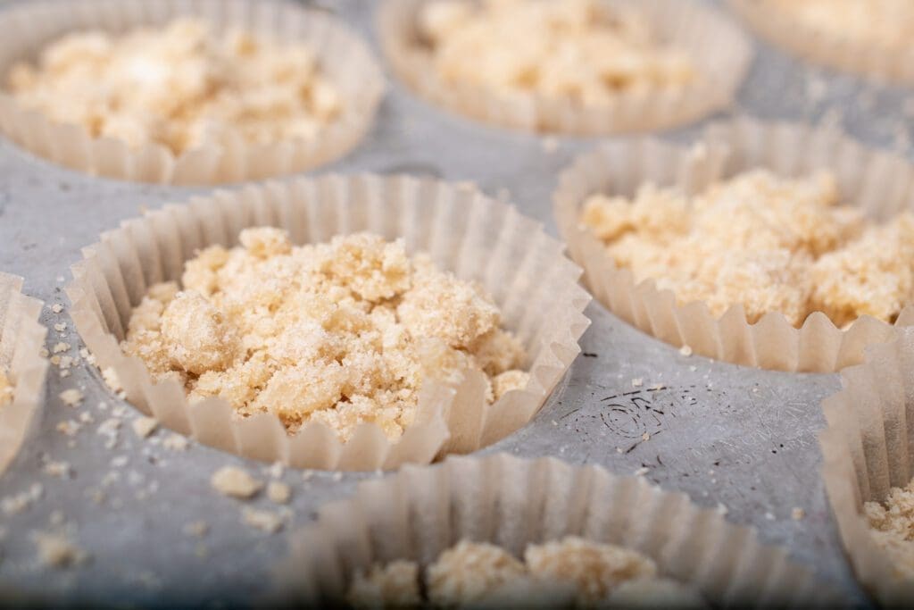 banana muffins with crumb topping